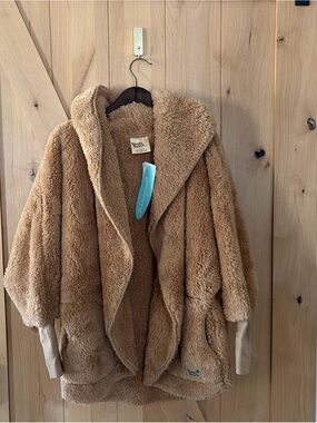 Nordic Beach Fluffy Frappe Body Wrap Sherpa Hooded Cozy Cardigan One Size NEW